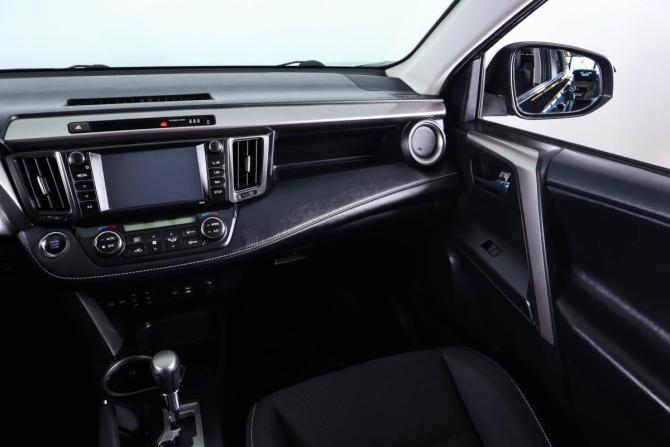 Toyota RAV4 IV (XA40) Рестайлинг с пробегом 2019 года, цена 2 959 000 рублей, 86000 км, внедорожник, Автокод Объявления