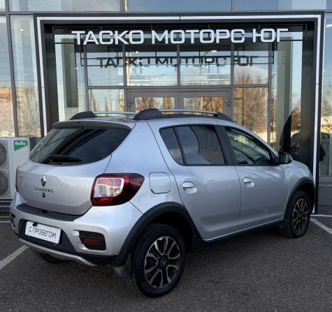 Renault Sandero II с пробегом 2018 года, цена 1 000 500 рублей, 111850 км, хэтчбек, Автокод Объявления