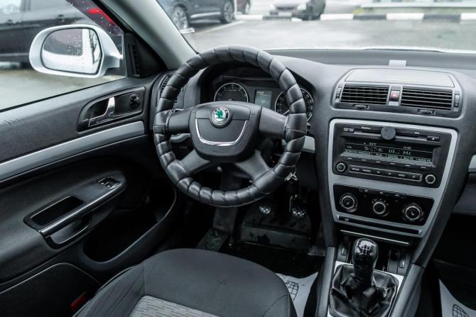 Skoda Octavia II (A5) Рестайлинг с пробегом 2009 года, цена 540 000 рублей, 169029 км, лифтбек, Автокод Объявления