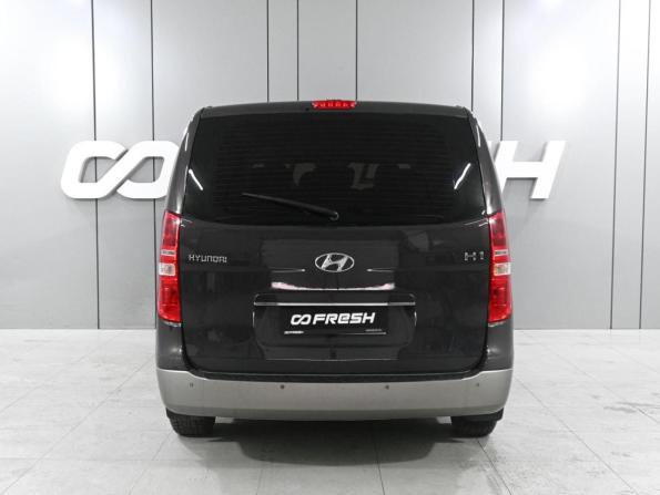 Hyundai H-1 II Рестайлинг 2 с пробегом 2019 года, цена 3 749 000 рублей, 131737 км, минивэн, Автокод Объявления