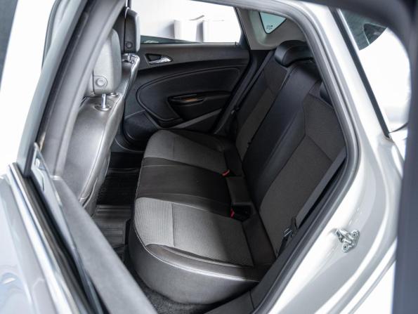 Opel Astra J Рестайлинг с пробегом 2012 года, цена 865 000 рублей, 138443 км, хэтчбек, Автокод Объявления
