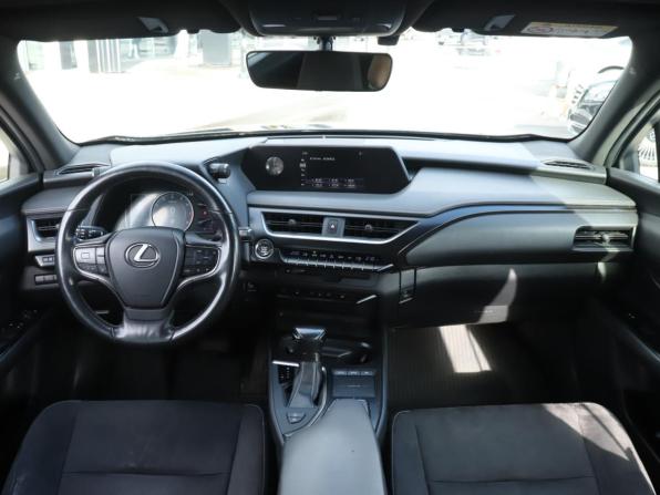 Lexus UX I с пробегом 2019 года, цена 2 719 000 рублей, 87167 км, внедорожник, Автокод Объявления