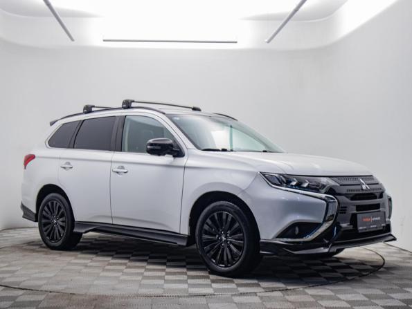 Mitsubishi Outlander III Рестайлинг 3 с пробегом 2022 года, цена 3 277 000 рублей, 10564 км, внедорожник, Автокод Объявления