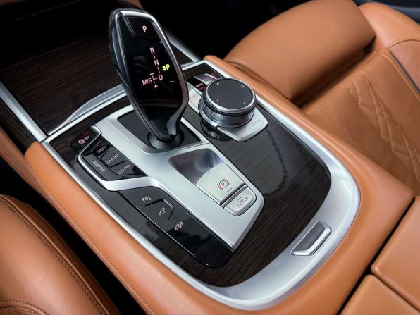 BMW 7 серии VI (G11/G12) Рестайлинг с пробегом 2020 года, цена 6 500 000 рублей, 78631 км, седан, Автокод Объявления