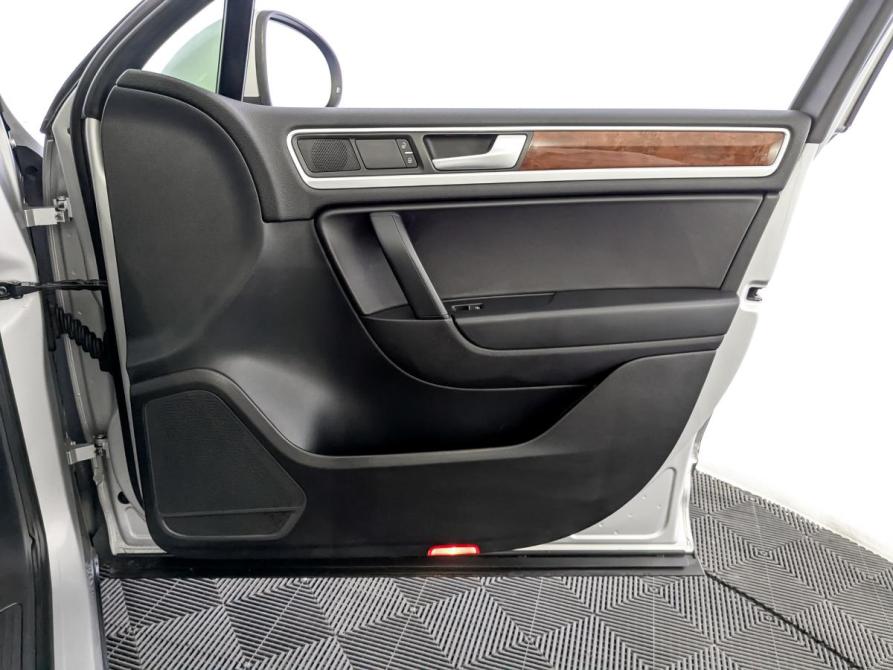 Volkswagen Touareg II Москва  - изображение 26