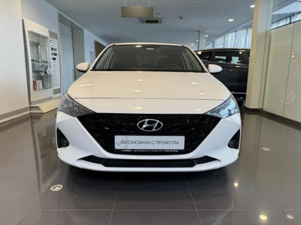 Hyundai Solaris II Рестайлинг с пробегом 2022 года, цена 1 819 000 рублей, 50905 км, седан, Автокод Объявления