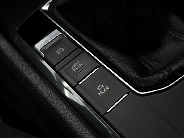 Volkswagen Tiguan II Рестайлинг с пробегом 2021 года, цена 2 579 000 рублей, 129693 км, внедорожник, Автокод Объявления