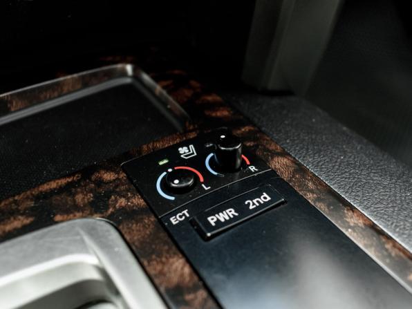 Toyota Land Cruiser 200 Series Рестайлинг 1 с пробегом 2013 года, цена 3 720 000 рублей, 277358 км, внедорожник, Автокод Объявления