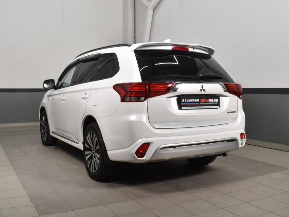 Mitsubishi Outlander III Рестайлинг 3 с пробегом 2022 года, цена 2 399 999 рублей, 8755 км, внедорожник, Автокод Объявления