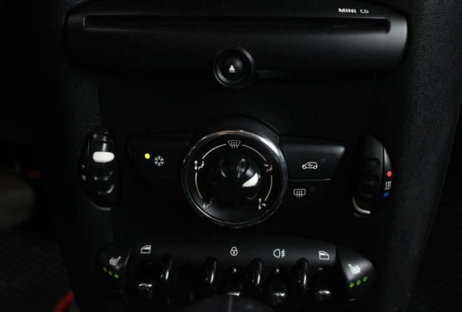 Mini Hatch II (R56) Рестайлинг с пробегом 2011 года, цена 780 000 рублей, 135467 км, хэтчбек, Автокод Объявления