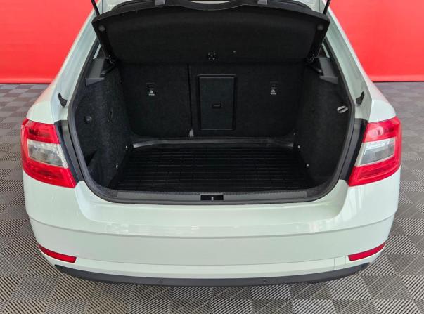 Skoda Octavia III (A7) Рестайлинг с пробегом 2017 года, цена 1 860 000 рублей, 148360 км, лифтбек, Автокод Объявления