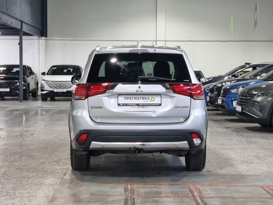 Mitsubishi Outlander III Рестайлинг 2 Санкт-Петербург  - изображение 5