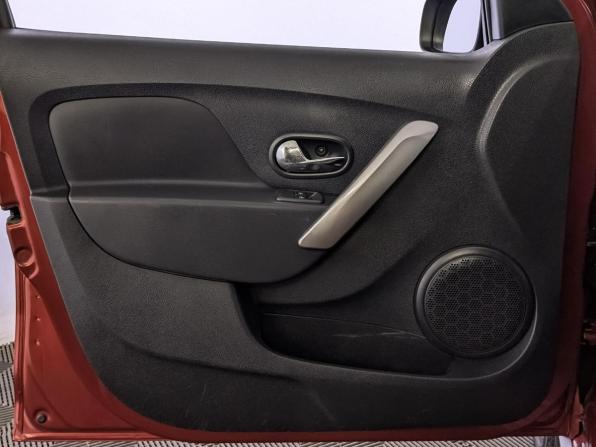 Renault Sandero II Рестайлинг с пробегом 2019 года, цена 1 200 000 рублей, 105926 км, хэтчбек, Автокод Объявления