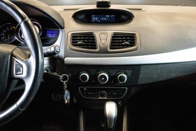 Renault Megane III Рестайлинг с пробегом 2012 года, цена 699 000 рублей, 254776 км, хэтчбек, Автокод Объявления