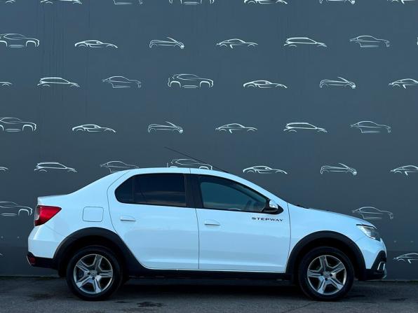 Renault Logan II Рестайлинг с пробегом 2021 года, цена 998 600 рублей, 162562 км, седан, Автокод Объявления
