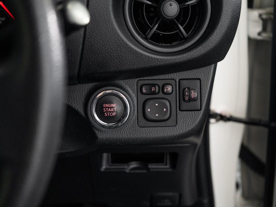 Toyota Vitz III (XP130) Рестайлинг 2 Иркутск  - изображение 16