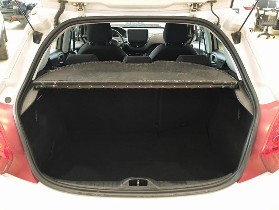 Peugeot 208 I Казань  - изображение 12