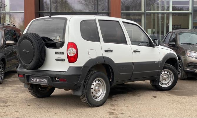 Chevrolet Niva I Рестайлинг с пробегом 2015 года, цена 610 000 рублей, 110155 км, внедорожник, Автокод Объявления