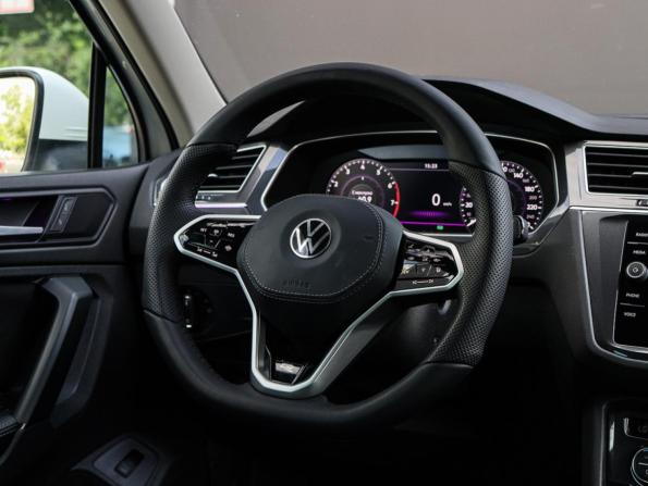 Volkswagen Tiguan II с пробегом 2018 года, цена 2 630 000 рублей, 139950 км, внедорожник, Автокод Объявления