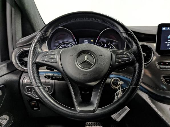 Mercedes-Benz V-Класс III (W447) Рестайлинг с пробегом 2021 года, цена 6 250 000 рублей, 144605 км, минивэн, Автокод Объявления