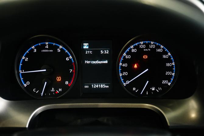 Toyota RAV4 IV (XA40) Рестайлинг с пробегом 2015 года, цена 2 020 000 рублей, 123000 км, внедорожник, Автокод Объявления