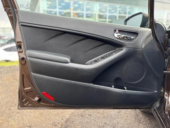 Kia Cerato III Рестайлинг (Classic) с пробегом 2018 года, цена 1 560 000 рублей, 141625 км, седан, Автокод Объявления