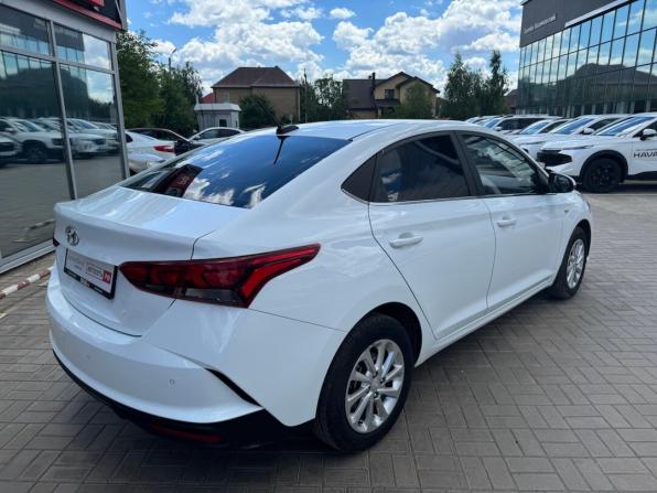 Hyundai Solaris II Рестайлинг с пробегом 2021 года, цена 1 599 900 рублей, 98870 км, седан, Автокод Объявления