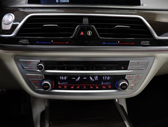 BMW 7 серии VI (G11/G12) с пробегом 2015 года, цена 3 390 000 рублей, 108663 км, седан, Автокод Объявления