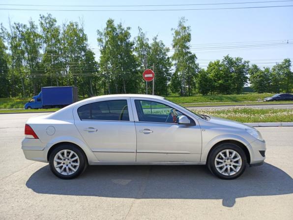 Opel Astra H Рестайлинг с пробегом 2012 года, цена 380 000 рублей, 112067 км, седан, Автокод Объявления