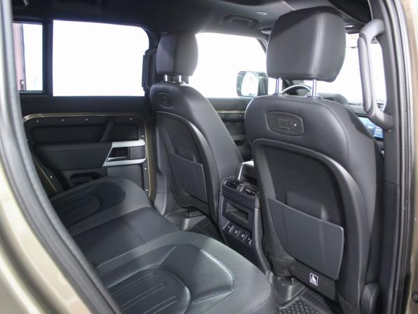 Land Rover Defender II с пробегом 2021 года, цена 4 698 999 рублей, 62500 км, внедорожник, Автокод Объявления
