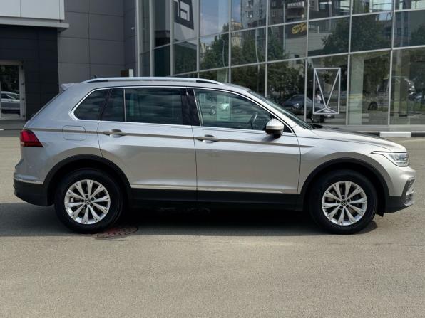 Volkswagen Tiguan II Рестайлинг с пробегом 2021 года, цена 2 399 000 рублей, 89918 км, внедорожник, Автокод Объявления