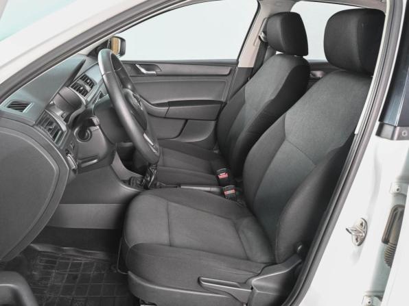 Skoda Rapid I с пробегом 2016 года, цена 1 069 000 рублей, 176051 км, лифтбек, Автокод Объявления