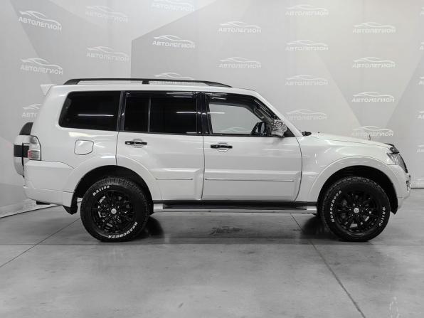 Mitsubishi Pajero IV Рестайлинг 2 с пробегом 2019 года, цена 3 350 000 рублей, 135000 км, внедорожник, Автокод Объявления