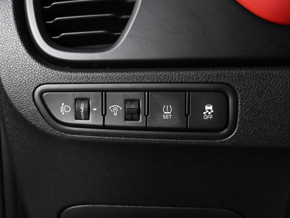 Kia Rio IV Рестайлинг с пробегом 2021 года, цена 1 849 000 рублей, 126010 км, хэтчбек, Автокод Объявления