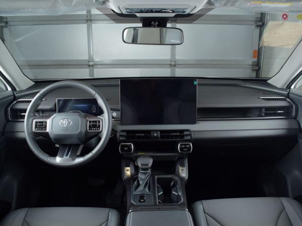 Toyota RAV4 VI (XA60) с пробегом 2025 года, цена 4 169 995 рублей, 21 км, внедорожник, Автокод Объявления