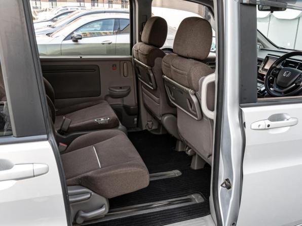 Honda Stepwgn V с пробегом 2016 года, цена 1 820 000 рублей, 112304 км, минивэн, Автокод Объявления