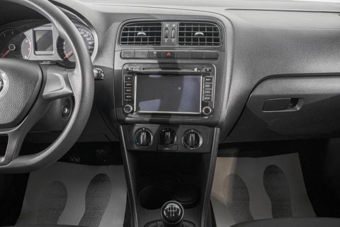 Volkswagen Polo V Рестайлинг с пробегом 2019 года, цена 1 169 000 рублей, 55000 км, седан, Автокод Объявления