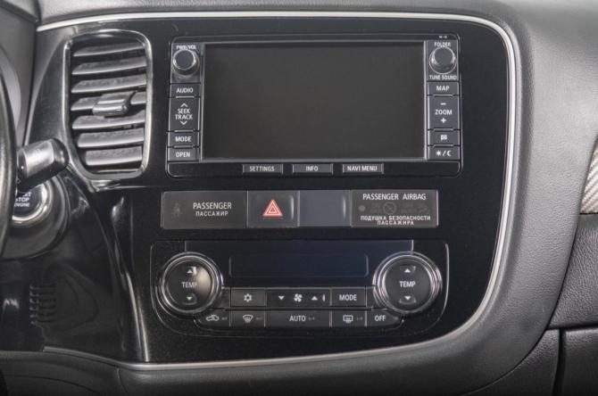 Mitsubishi Outlander III Рестайлинг с пробегом 2014 года, цена 1 599 000 рублей, 216000 км, внедорожник, Автокод Объявления