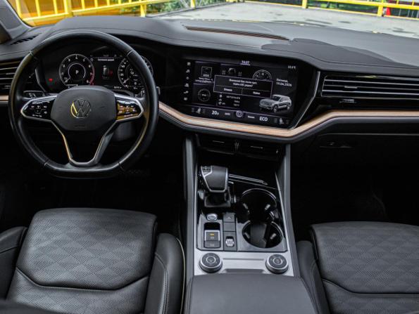 Volkswagen Touareg III с пробегом 2021 года, цена 6 490 000 рублей, 82190 км, внедорожник, Автокод Объявления