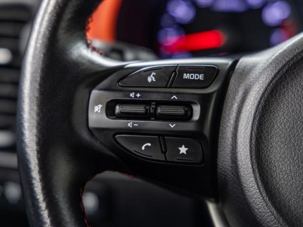 Kia Rio IV Рестайлинг с пробегом 2020 года, цена 1 638 000 рублей, 72019 км, хэтчбек, Автокод Объявления
