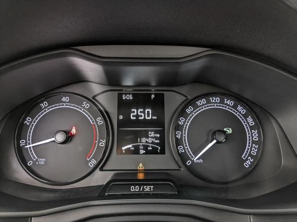 Skoda Rapid II с пробегом 2021 года, цена 1 360 000 рублей, 118485 км, лифтбек, Автокод Объявления