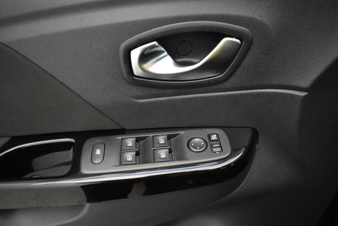 Renault Kaptur I Рестайлинг с пробегом 2021 года, цена 1 680 000 рублей, 42080 км, внедорожник, Автокод Объявления