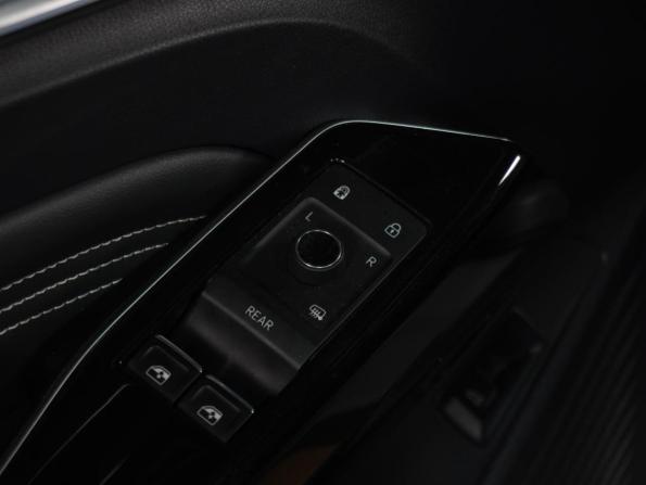Volkswagen ID.4 с пробегом 2022 года, цена 3 979 000 рублей, 39867 км, внедорожник, Автокод Объявления