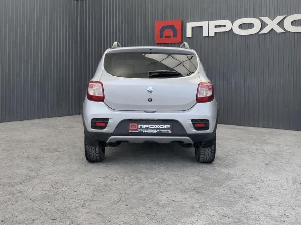 Renault Sandero II Рестайлинг с пробегом 2018 года, цена 987 000 рублей, 146916 км, хэтчбек, Автокод Объявления