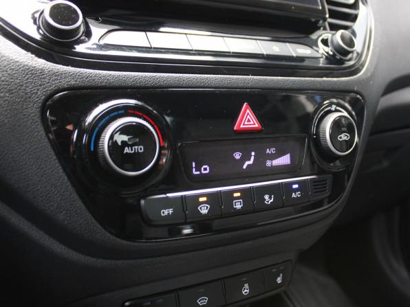 Hyundai Solaris II Рестайлинг с пробегом 2021 года, цена 1 769 000 рублей, 38922 км, седан, Автокод Объявления