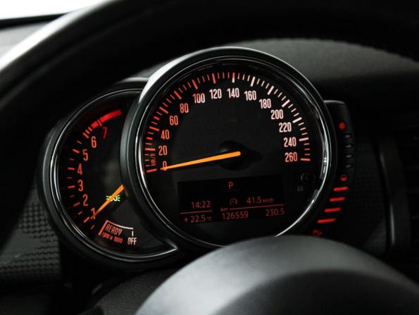Mini Hatch III (F55/F56) с пробегом 2014 года, цена 1 299 700 рублей, 126484 км, хэтчбек, Автокод Объявления