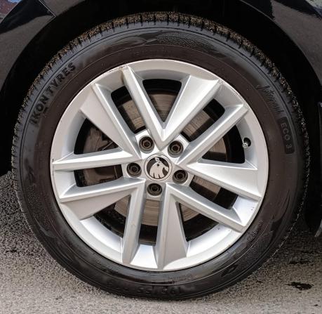 Skoda Rapid I Рестайлинг с пробегом 2018 года, цена 1 369 000 рублей, 93346 км, лифтбек, Автокод Объявления