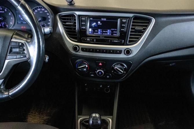 Hyundai Solaris II с пробегом 2017 года, цена 1 089 000 рублей, 186051 км, седан, Автокод Объявления