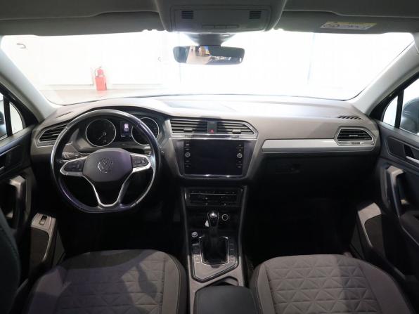 Volkswagen Tiguan II Рестайлинг с пробегом 2021 года, цена 2 250 000 рублей, 129490 км, внедорожник, Автокод Объявления