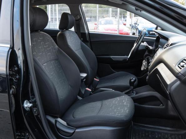 Kia Rio III Рестайлинг с пробегом 2016 года, цена 1 079 000 рублей, 156376 км, хэтчбек, Автокод Объявления